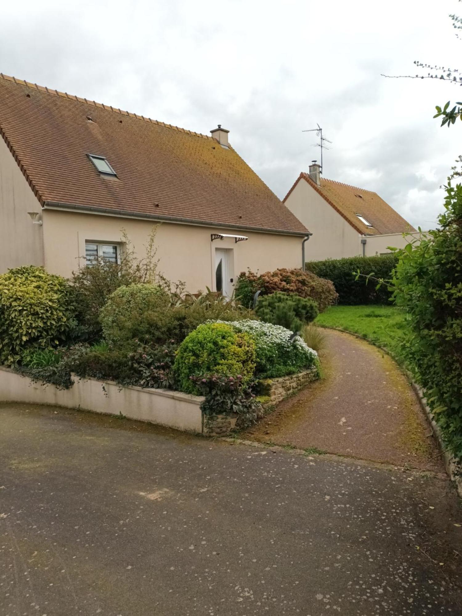 Appartement Tout Confort Le Fresne-Camilly Exteriör bild