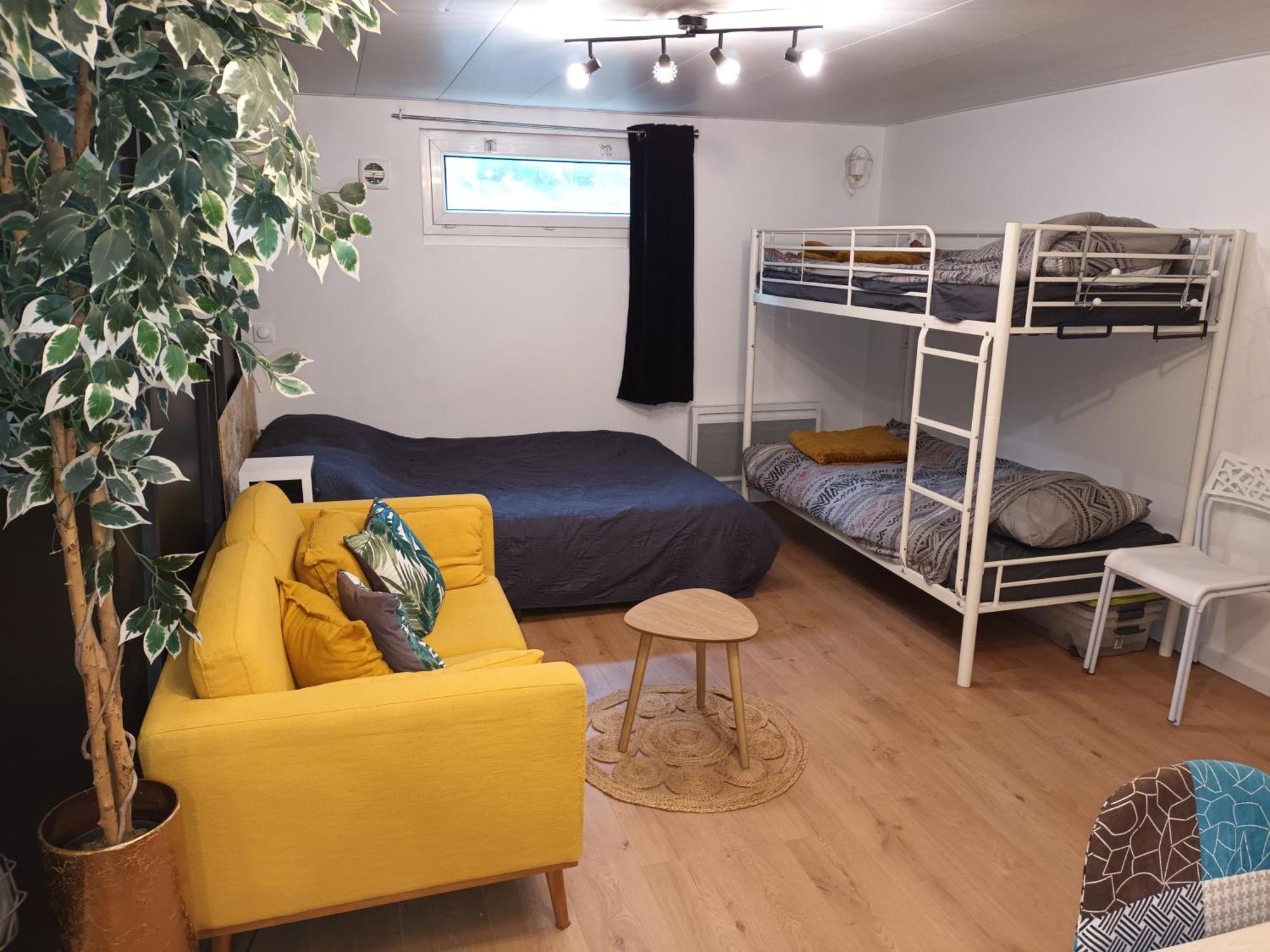 Appartement Tout Confort Le Fresne-Camilly Exteriör bild