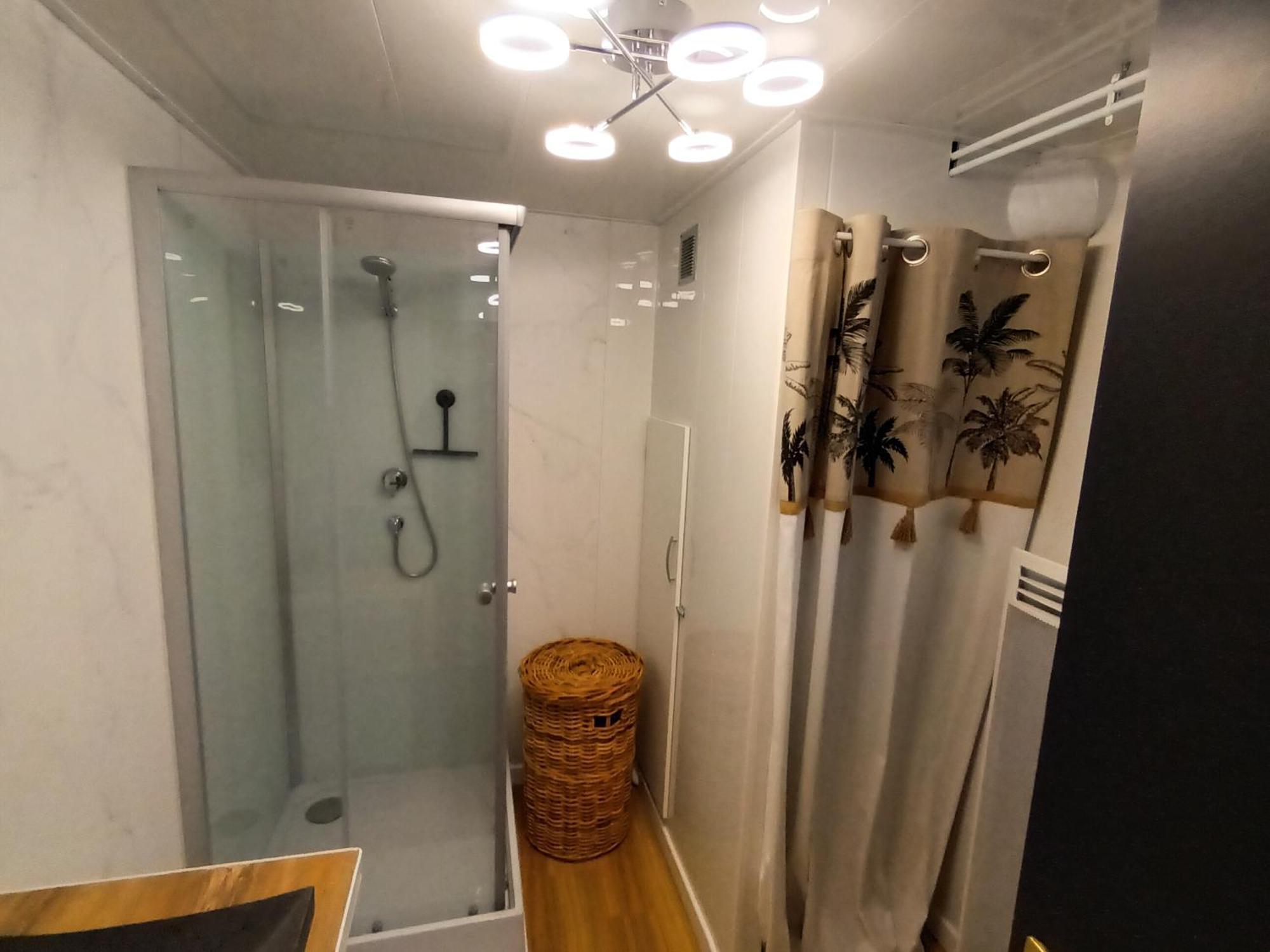 Appartement Tout Confort Le Fresne-Camilly Exteriör bild