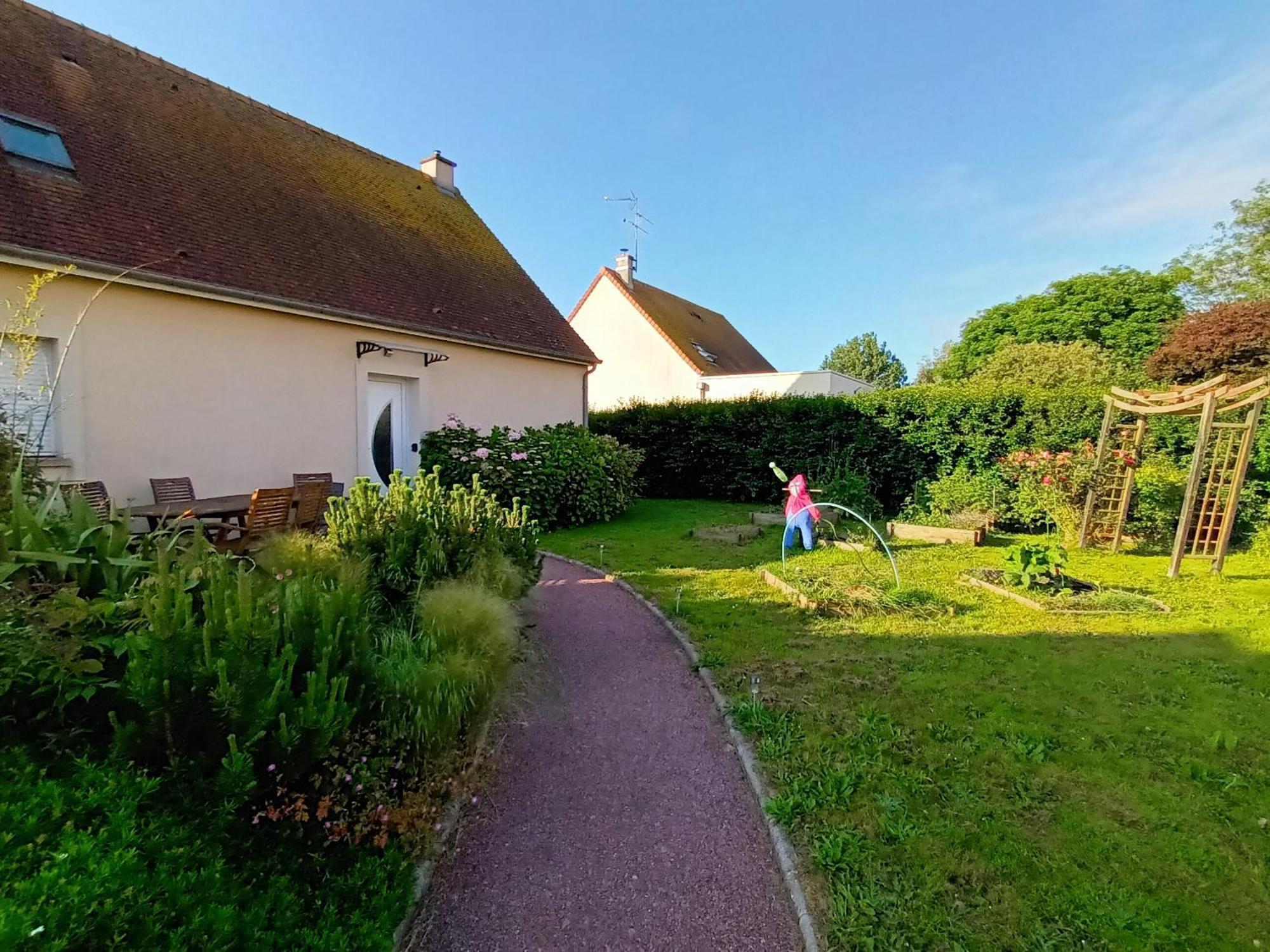 Appartement Tout Confort Le Fresne-Camilly Exteriör bild